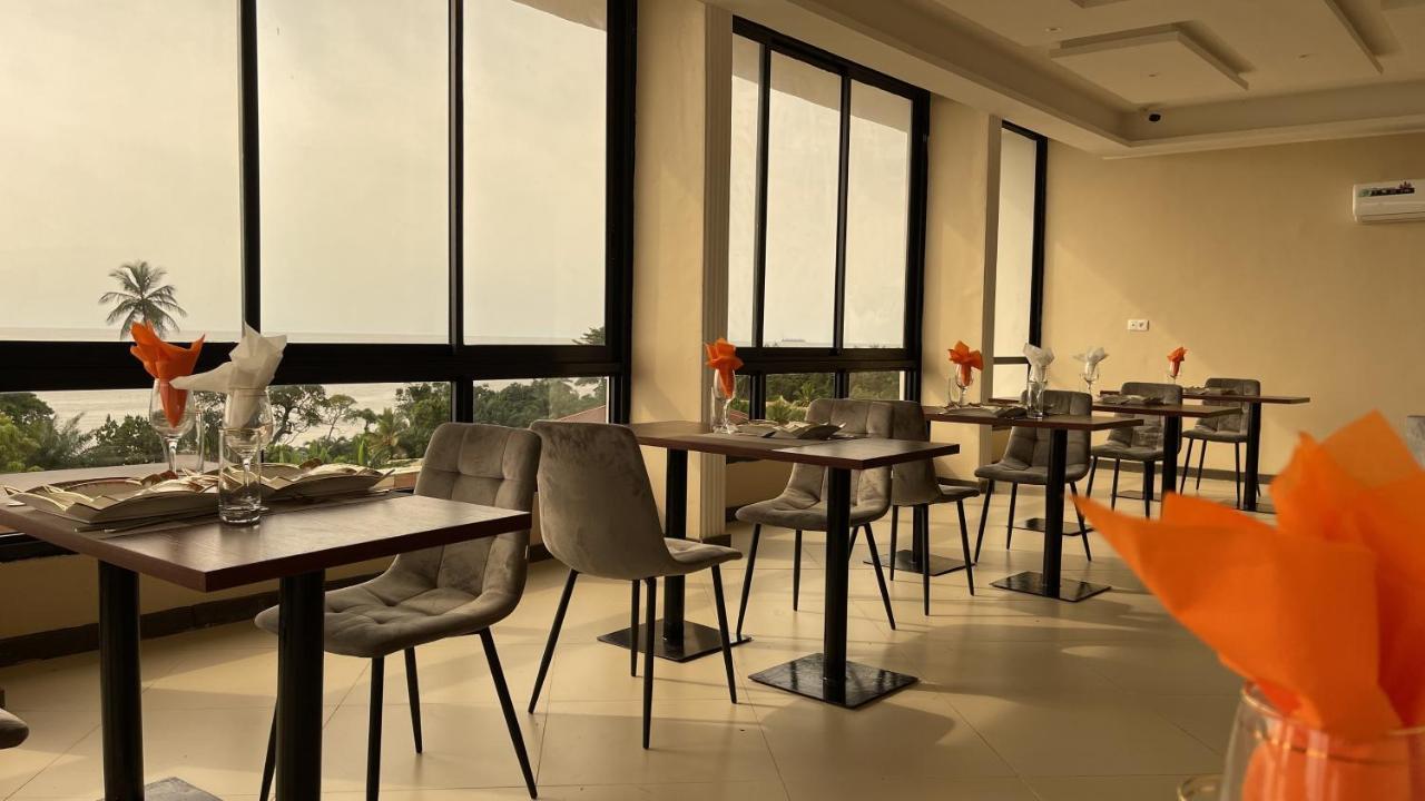 Sky Kenako Hotel Kribi Exteriér fotografie