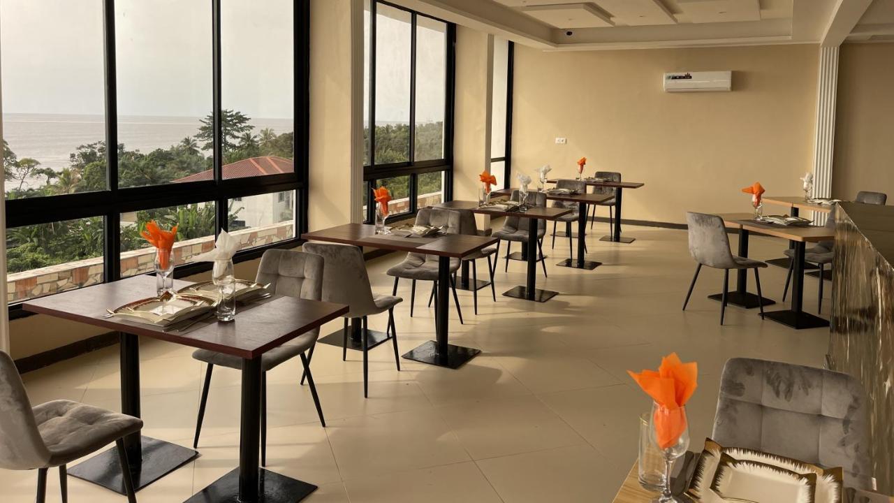 Sky Kenako Hotel Kribi Exteriér fotografie