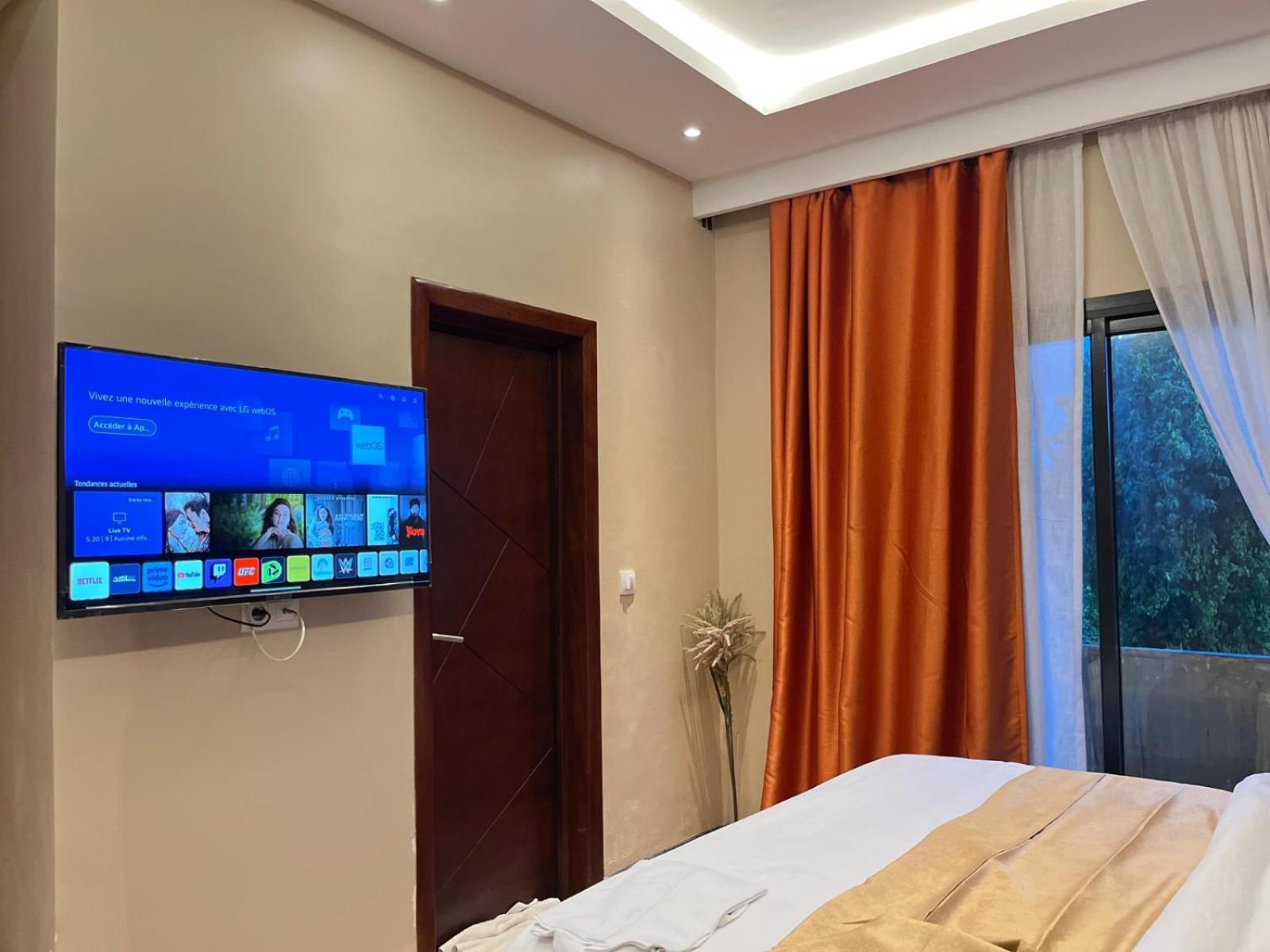 Sky Kenako Hotel Kribi Exteriér fotografie