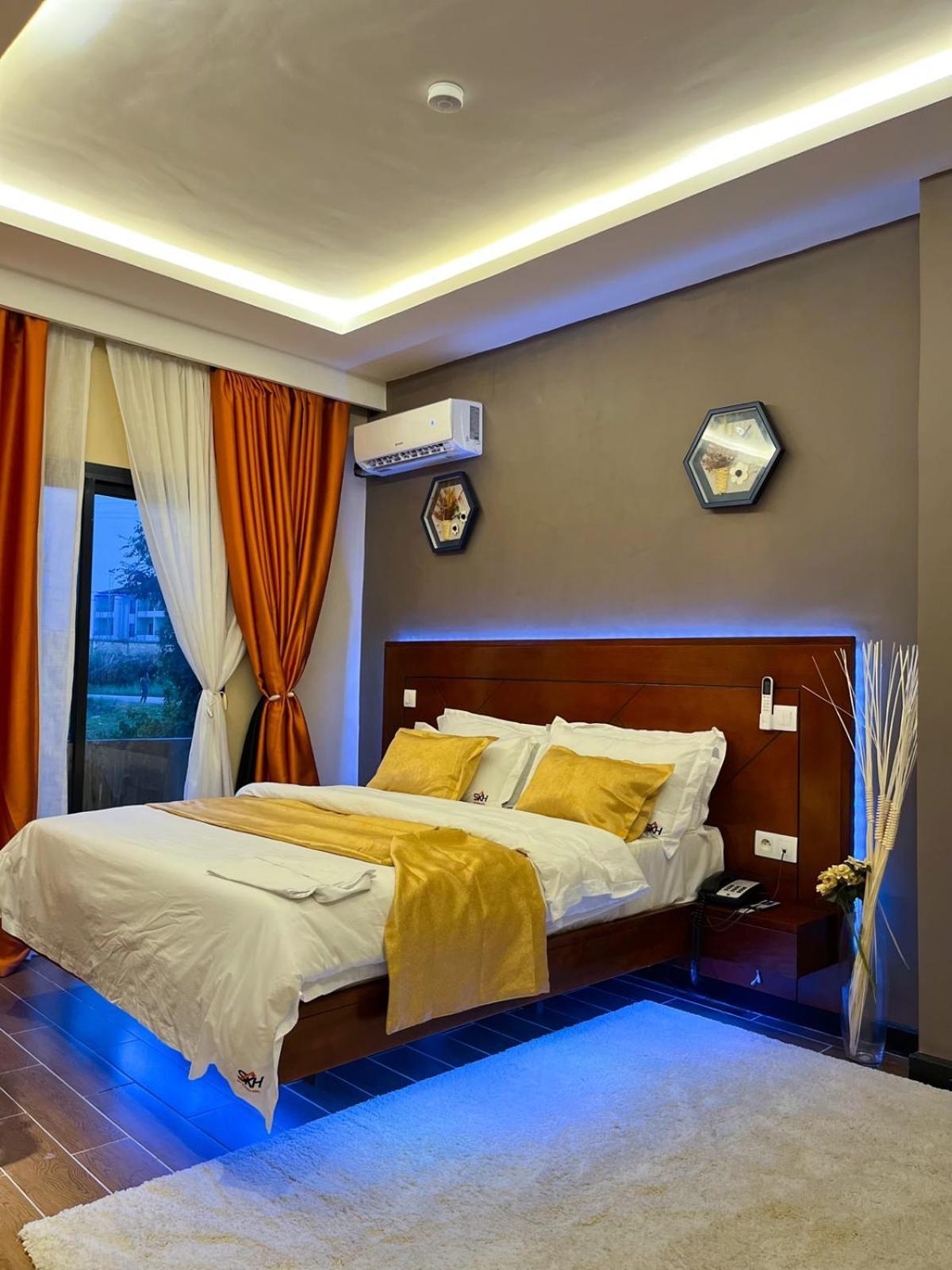 Sky Kenako Hotel Kribi Exteriér fotografie