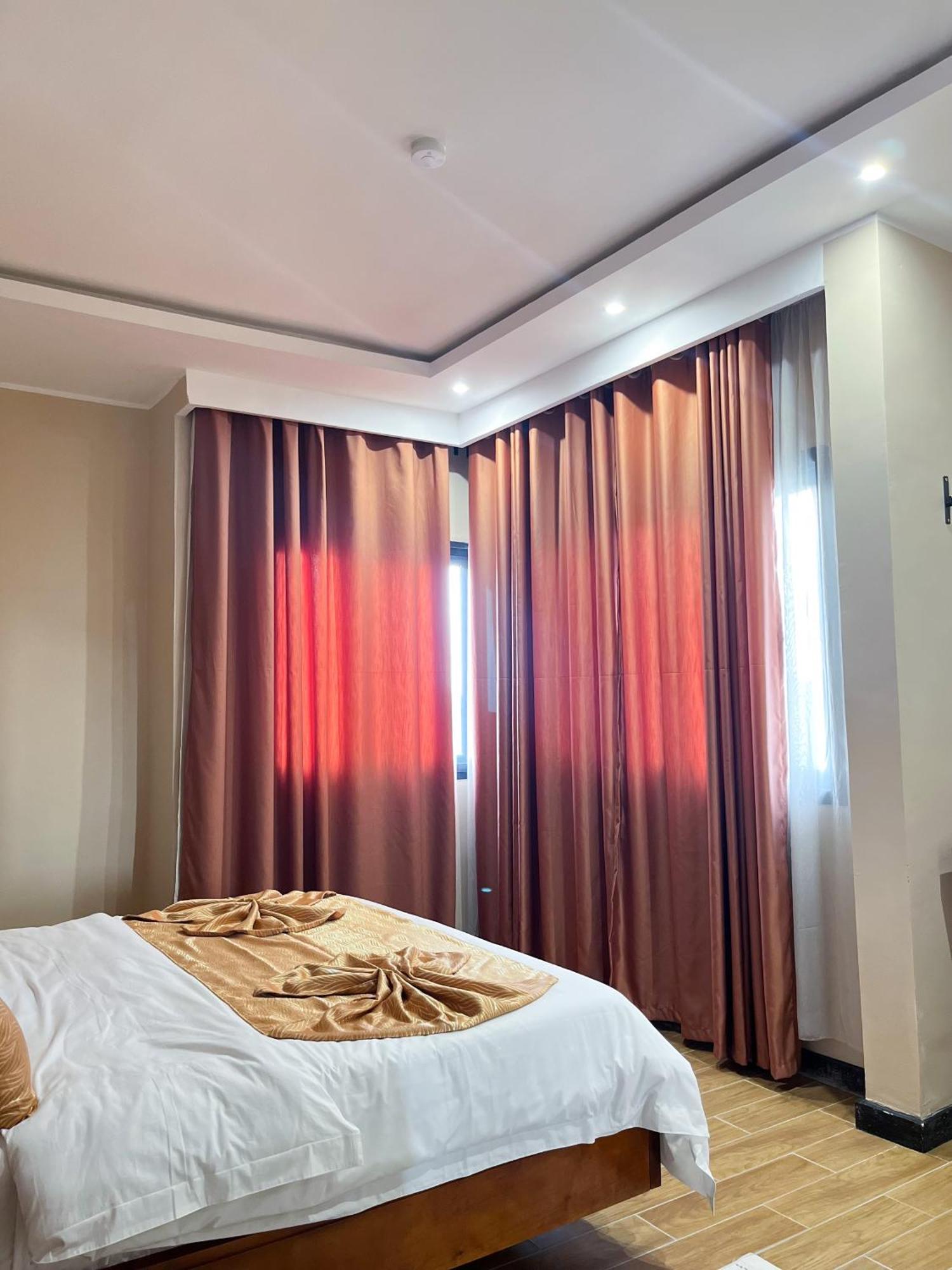 Sky Kenako Hotel Kribi Exteriér fotografie