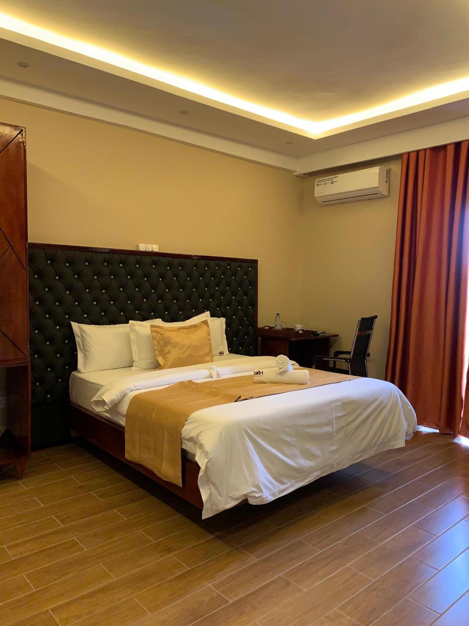 Sky Kenako Hotel Kribi Exteriér fotografie